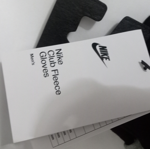 Nike Gray and Black Club Fleece Touch -Screen Compatible- Size: L - Picture 7 of 7